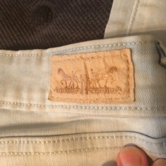 EUC Levi’s Midrise Skinny jeans - Picture 4 of 7